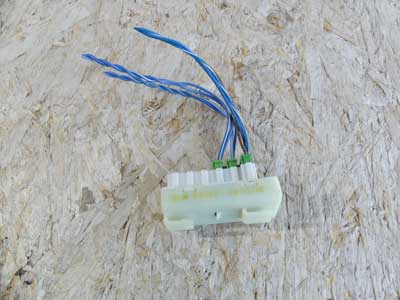 Mercedes White Potential Distributor Block 0055461040